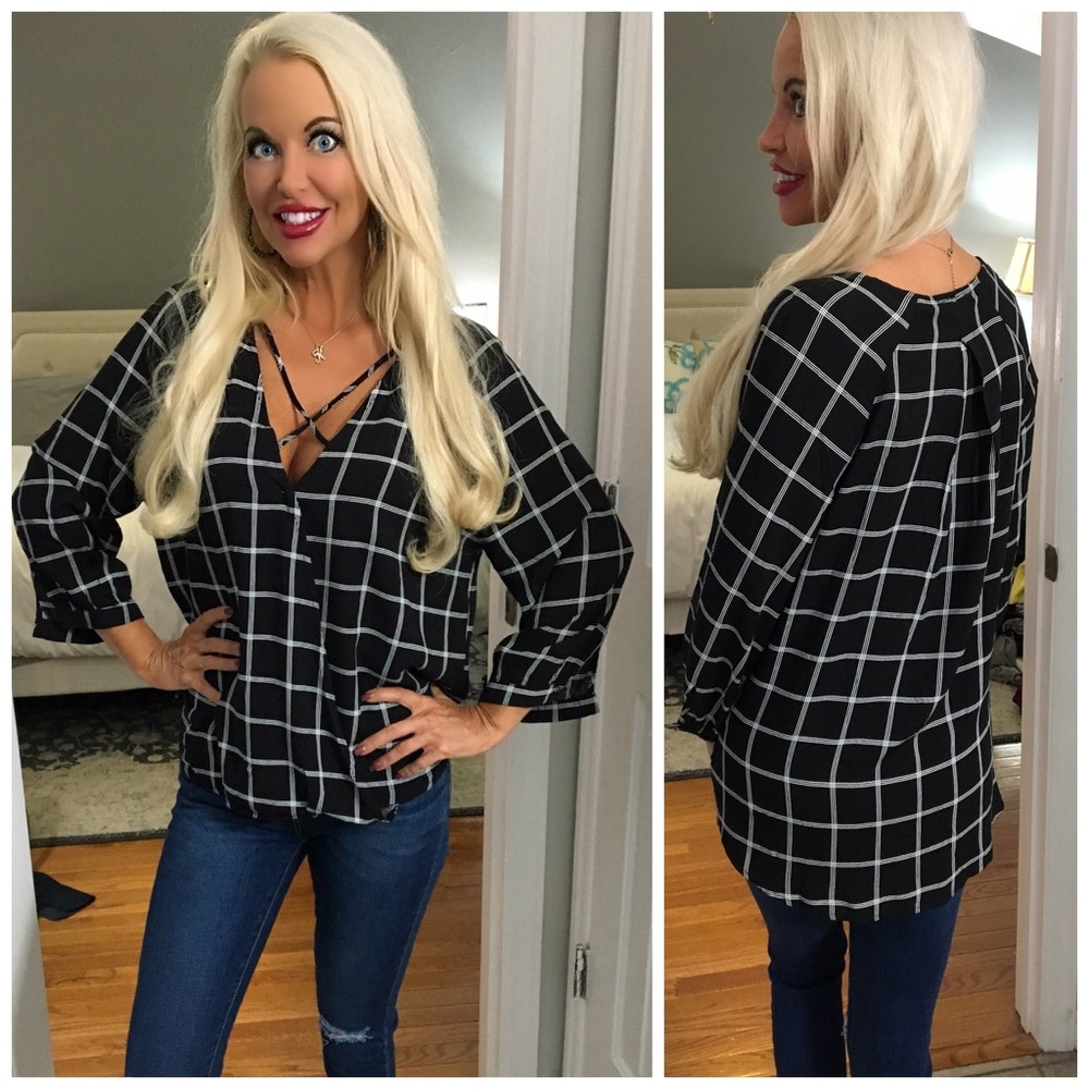 LAST 1! ❤️Drape front criss cross hi lo top! - Picture 2 of 2
